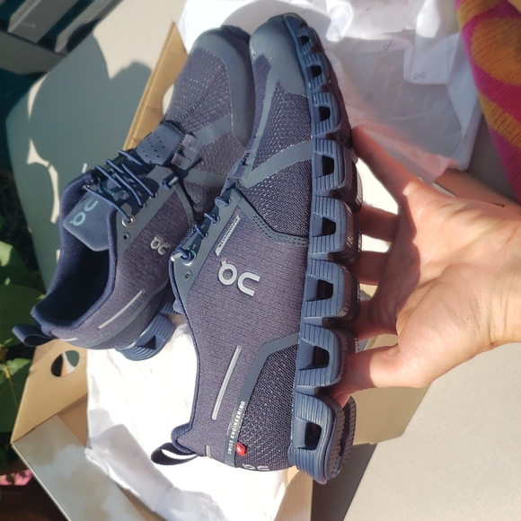 On Running Cloud Waterproof Sneakers - Picture 9 of 13